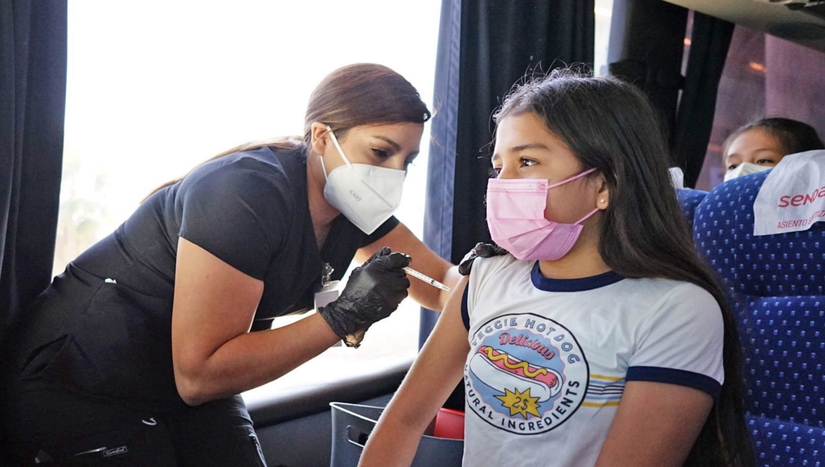 Por la mañana llegó a México el primer embarque con 804 mil vacunas contra covid-19, de Pfizer-BioNTech, para menores de edad. Foto: Cuartoscuro Por la mañana llegó a México el primer embarque con 804 mil vacunas contra covid-19, de Pfizer-BioNTech, para menores de edad. Foto: Cuartoscuro
