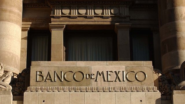 La mayor tasa de Banxico busca tratar de contener a la inflación y sus expectativas, mediante el encarecimiento de los créditos bancarios La mayor tasa de Banxico busca tratar de contener a la inflación y sus expectativas, mediante el encarecimiento de los créditos bancarios