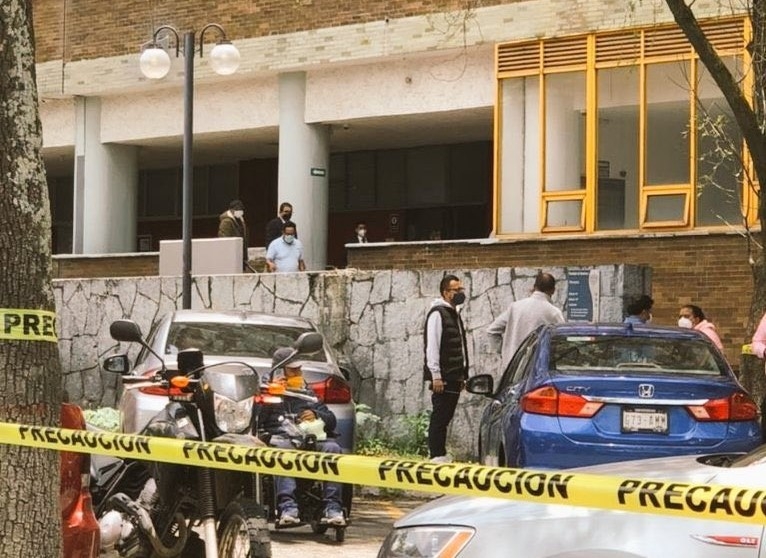 La comunidad estudiantil y academica tuvo que ser desalojada tras el incidente. Foto: Twiter