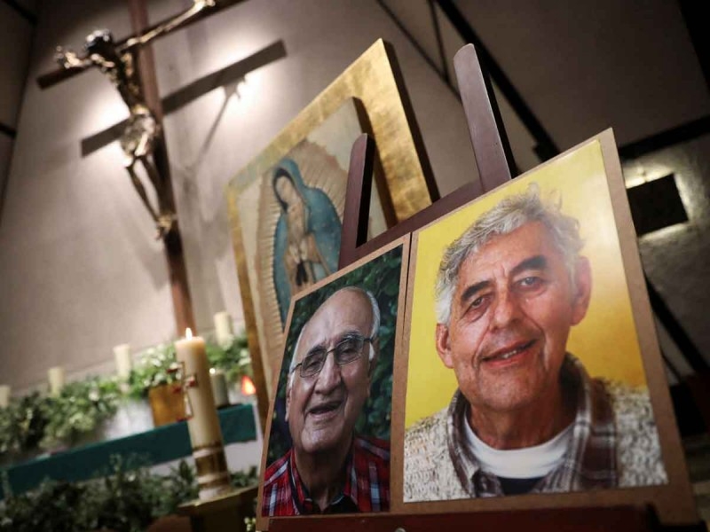 El funeral de los sacerdotes jesuitas asesinados en Chihuahua ha dado inicio
