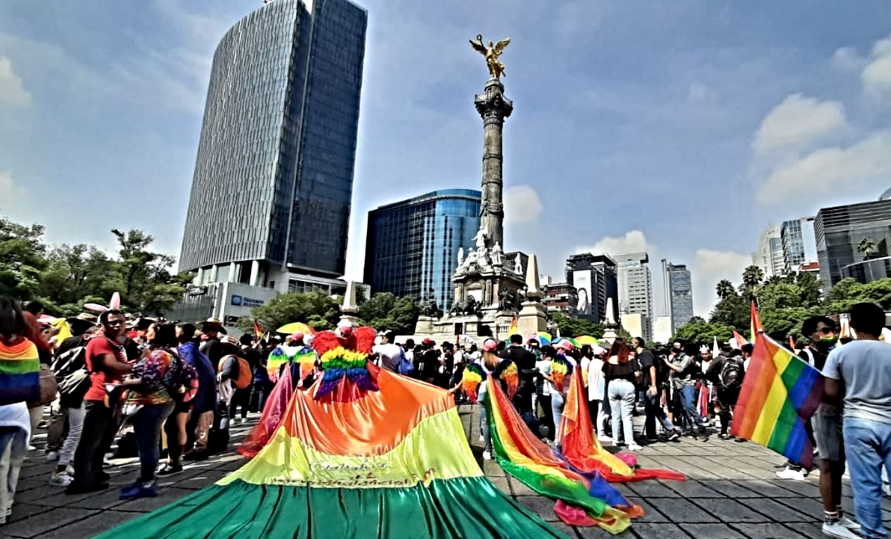 La CDMX se pinta de colores por la a edición 44 de la Marcha del Orgullo LGBT+. Foto: Twitter @PresentesLatam