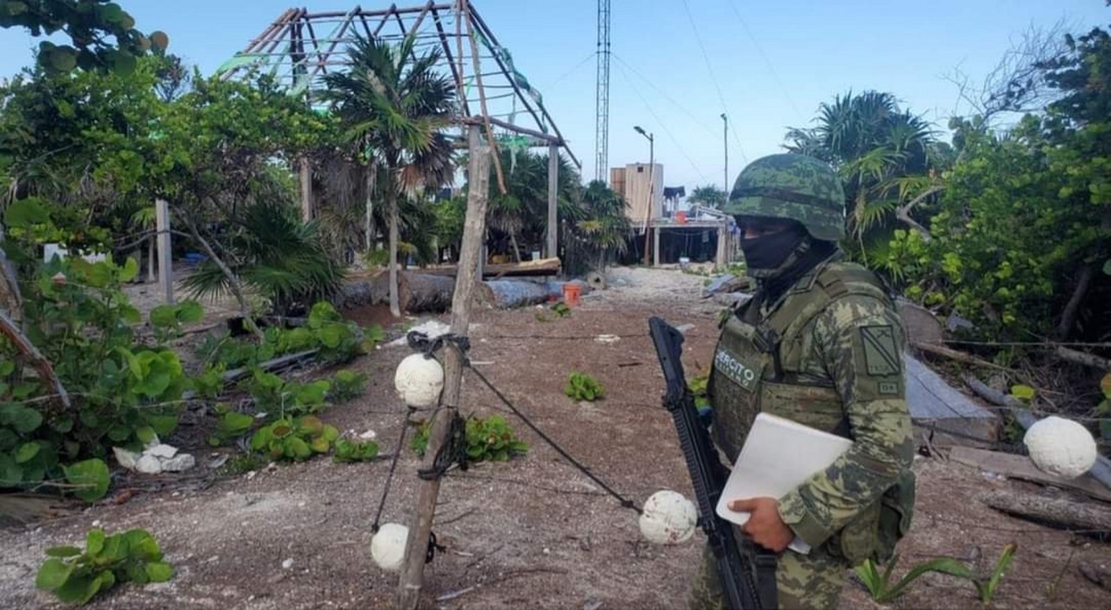 La zona de Loma Bonita, considerada de alta plusvalía en la Costa Maya de Othón P. Blanco, fue donde sacaron con lujo de violencia a los cuidadores de ranchos