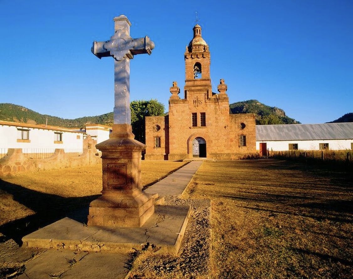 Con una misa en el templo Sagrado Corazón de Jesús, la comunidad jesuita despidió a los sacerdotes asesinados