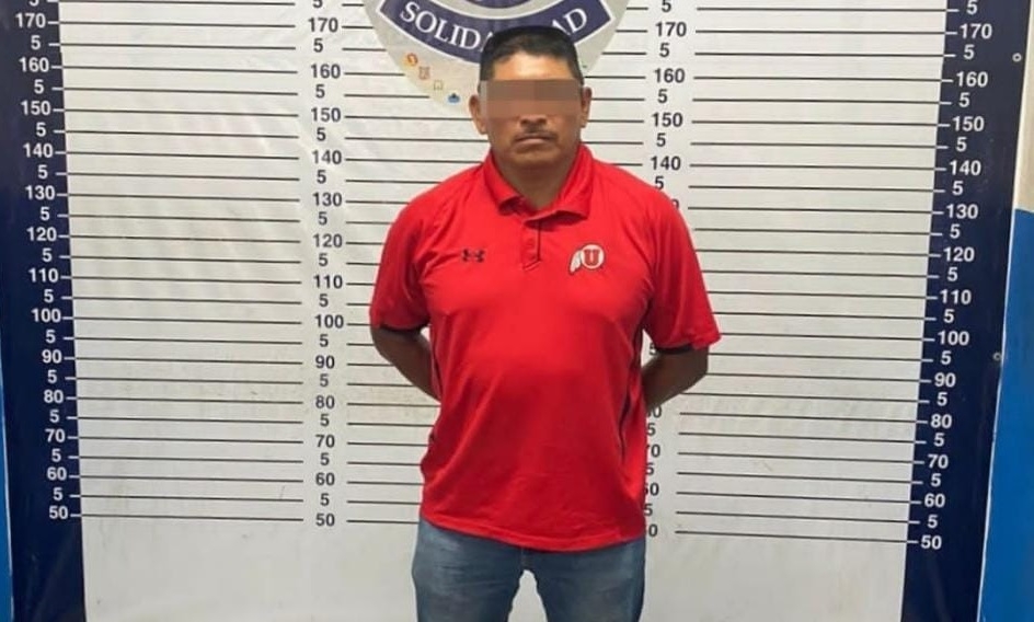 Entre sus posesiones se encontró un arma de fuego abastecida con un cargador y 18 cartuchos útiles, así como dos cargadores cada uno con 18 cartuchos útiles Entre sus posesiones se encontró un arma de fuego abastecida con un cargador y 18 cartuchos útiles, así como dos cargadores cada uno con 18 cartuchos útiles