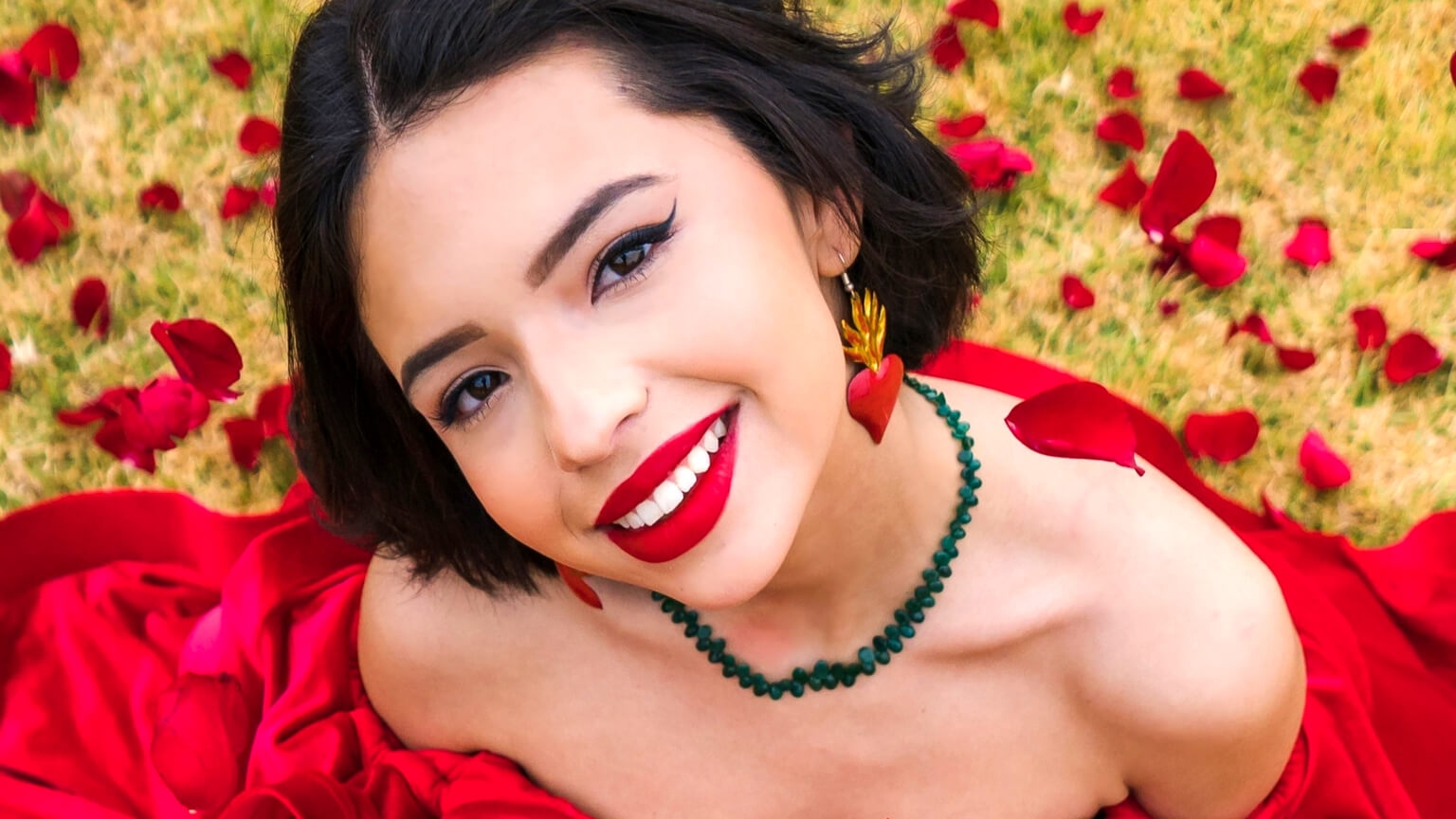 El nombre de  Ángela Aguilar es tendencia