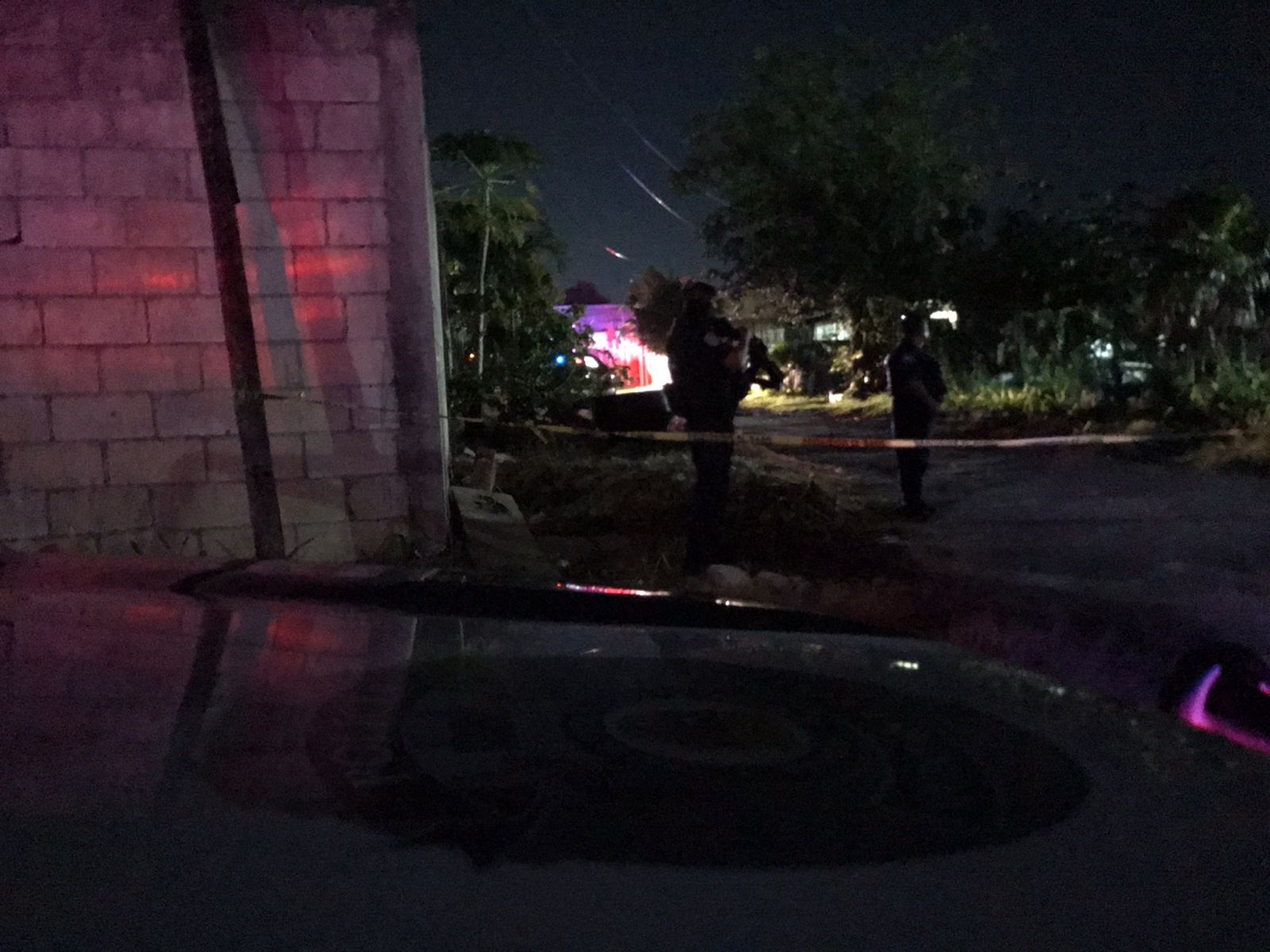 Elementos de la policía local acordonaron la zona. Foto: Por Esto! Elementos de la policía local acordonaron la zona. Foto: Por Esto!