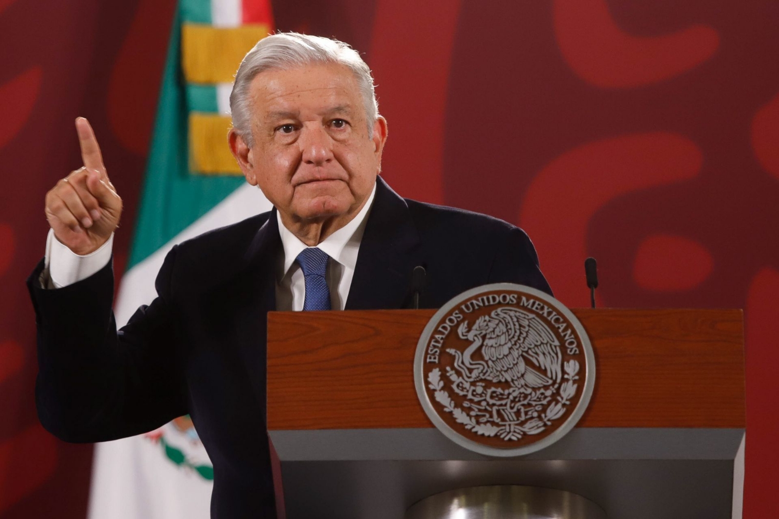 AMLO indicó que en octubre se regresaría de manera permanente al llamado “horario de Dios” para terminar con las afectaciones a la salud