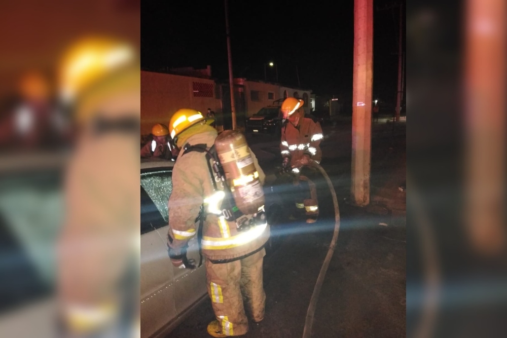 El dueño del vehículo incendiado en Chetumal no llegó al lugar para ver los daños, por lo que el coche fue remolcado al corralón de la ciudad El dueño del vehículo incendiado en Chetumal no llegó al lugar para ver los daños, por lo que el coche fue remolcado al corralón de la ciudad