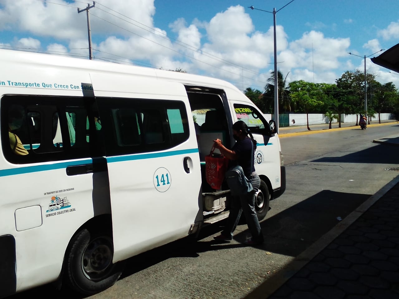 Los choferes de las unidades de transporte público en Playa del Carmen podrán negar el servicio a personas que no porten cubrebocas