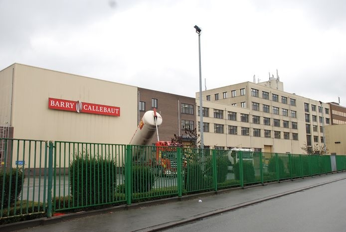 La empresa chocolatera indicó que las autoridades de salubridad en Bélgica ya investigan lo sucedido tras detectar salmonela en sus productos