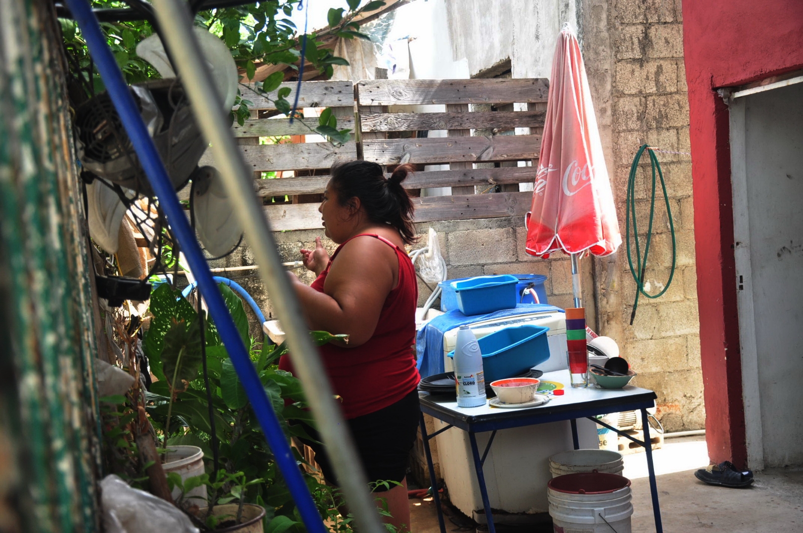 Pese a que los terrenos de la población se han vuelto de alta plusvalía, existen personas que viven sin los servicios básicos Pese a que los terrenos de la población se han vuelto de alta plusvalía, existen personas que viven sin los servicios básicos