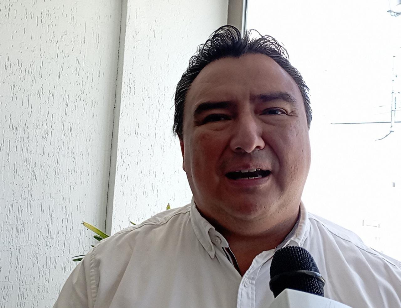 “Todo lo que trata del tema lo está bloqueando", expresó