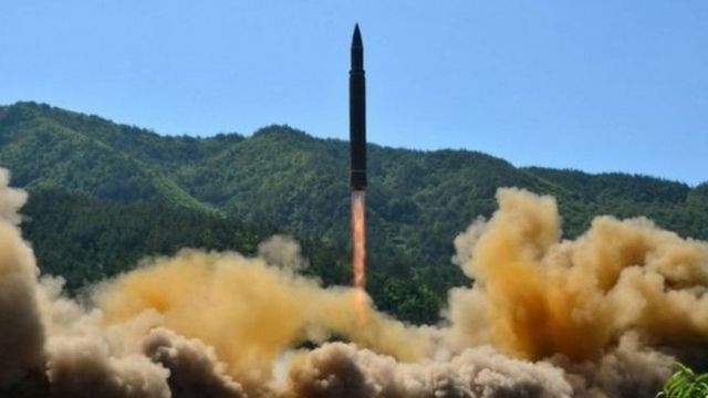 Esto fue en respuesta al lanzamiento de misiles que realizó anteriormente Norcorea
