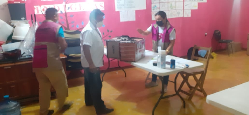La recepción de paquetes electorales se va a mantener hasta la medianoche o un poco más