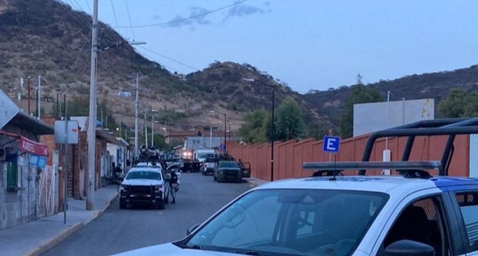 Vecinos alertaron a las autoridades tras escuchar las detonaciones; al lugar llegó la GN y policía local. Foto: Especial