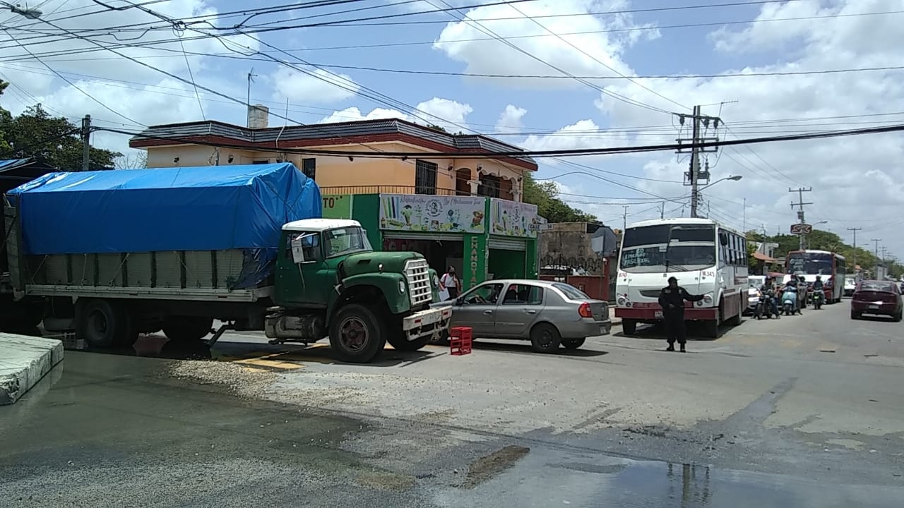 El tráfico comenzó a generarse debido a que un camión de carga no podía moverse