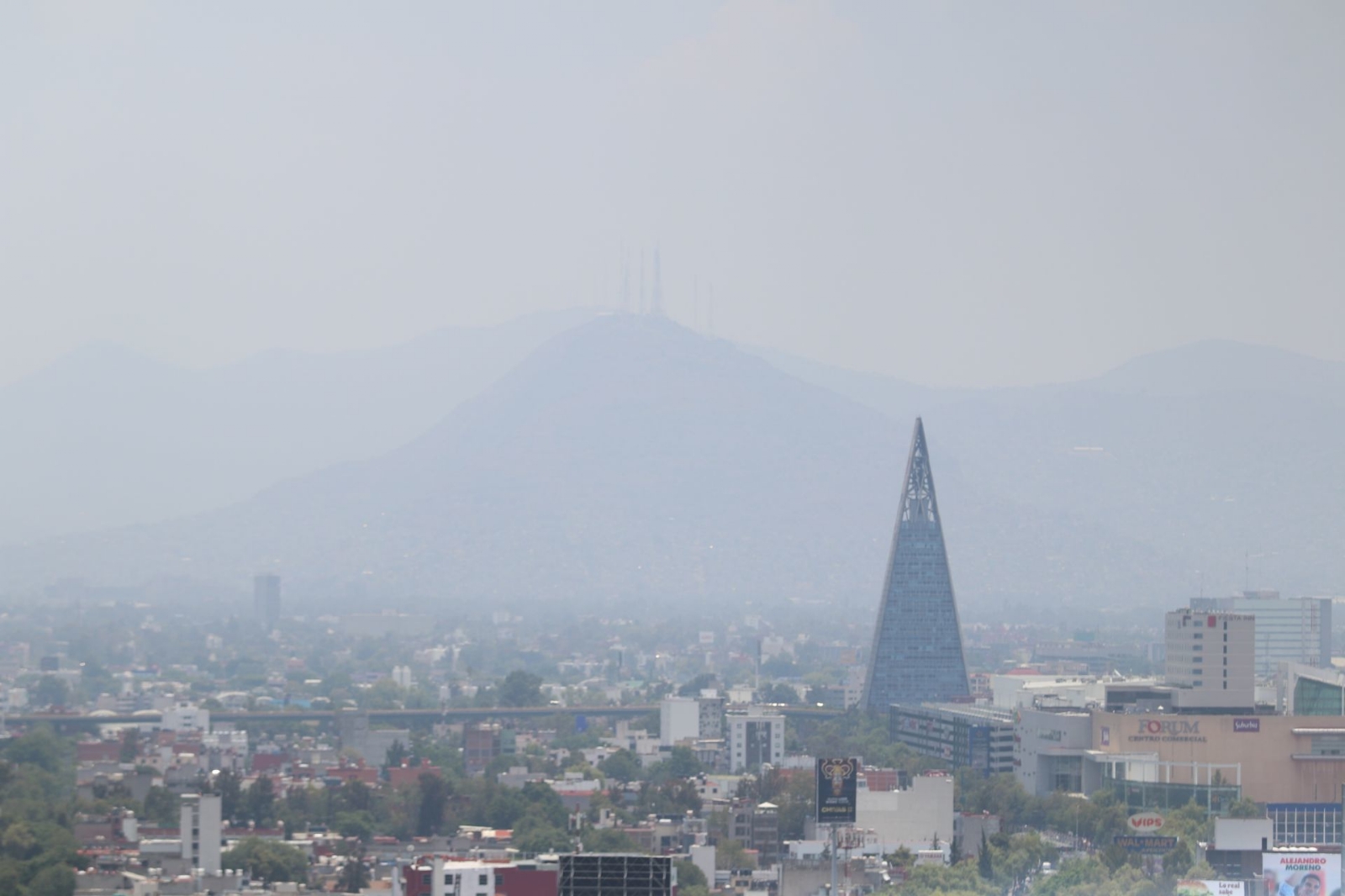 La Fase 1 de contingencia se aplica cuando la calidad del aire se acerca al límite de extremadamente mala La Fase 1 de contingencia se aplica cuando la calidad del aire se acerca al límite de extremadamente mala