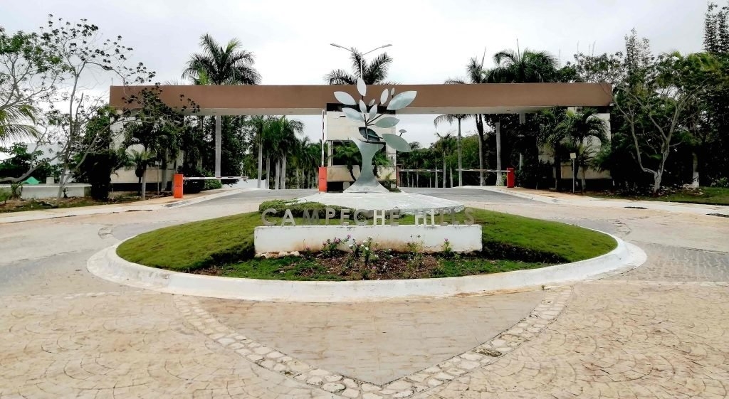 En abril de 2022 adquirió en “Campeche Hills” otra costosa propiedad. En abril de 2022 adquirió en “Campeche Hills” otra costosa propiedad.