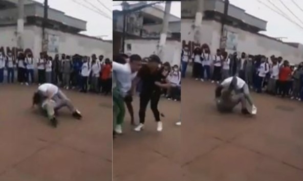 Las peleas entre alumnos de esta secundaria en Tláhuac son cada vez más frecuentes. Foto: Capturas de pantalla Las peleas entre alumnos de esta secundaria en Tláhuac son cada vez más frecuentes. Foto: Capturas de pantalla