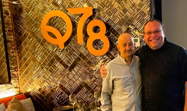 Carlos Salinas de Gortari reapareció a lado de un chef yucateco en Madrid, España. Foto: Instagram