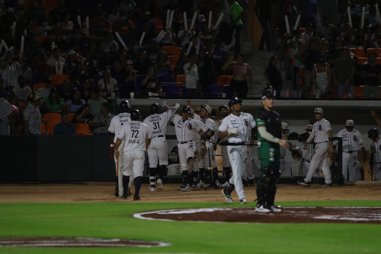 Los Tigres de Quintana Roo celebraron su victoria en el recién reinaugurado Estado 'Beto Ávila', su casa en Cancún