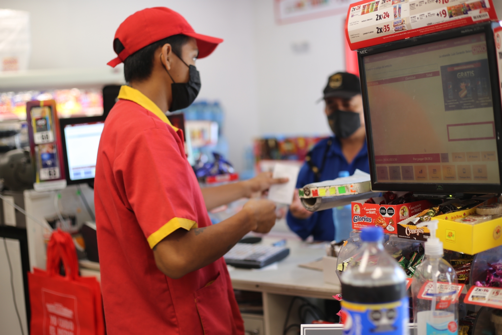La Coparmex planteó que el salario debe alcanzar una línea de bienestar familiar, que es de 7 mil 998 pesos mensuales