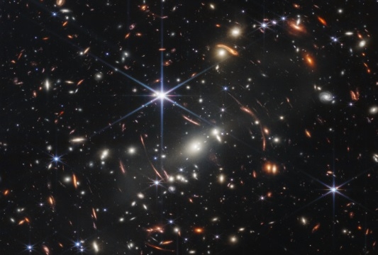 NASA revela "una pequeña porción del universo" con la primera imagen del telescopio Webb NASA revela "una pequeña porción del universo" con la primera imagen del telescopio Webb