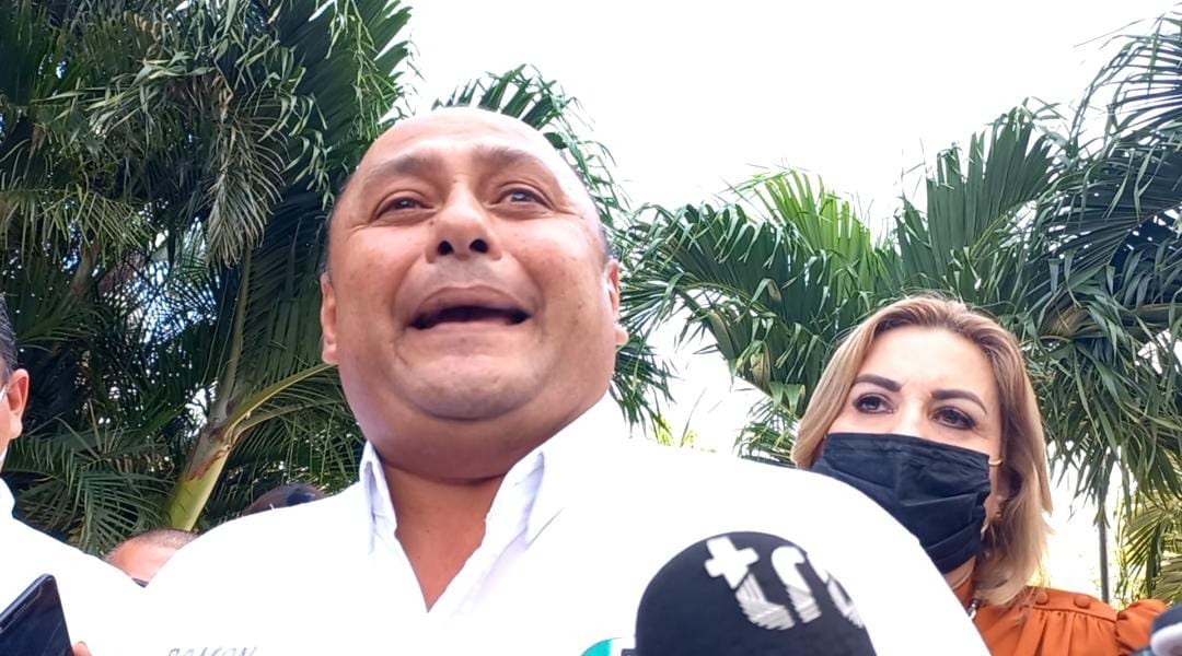 El líder del PRI lamentó también que la Gobernadora del Estado, Layda Sansores San Román
