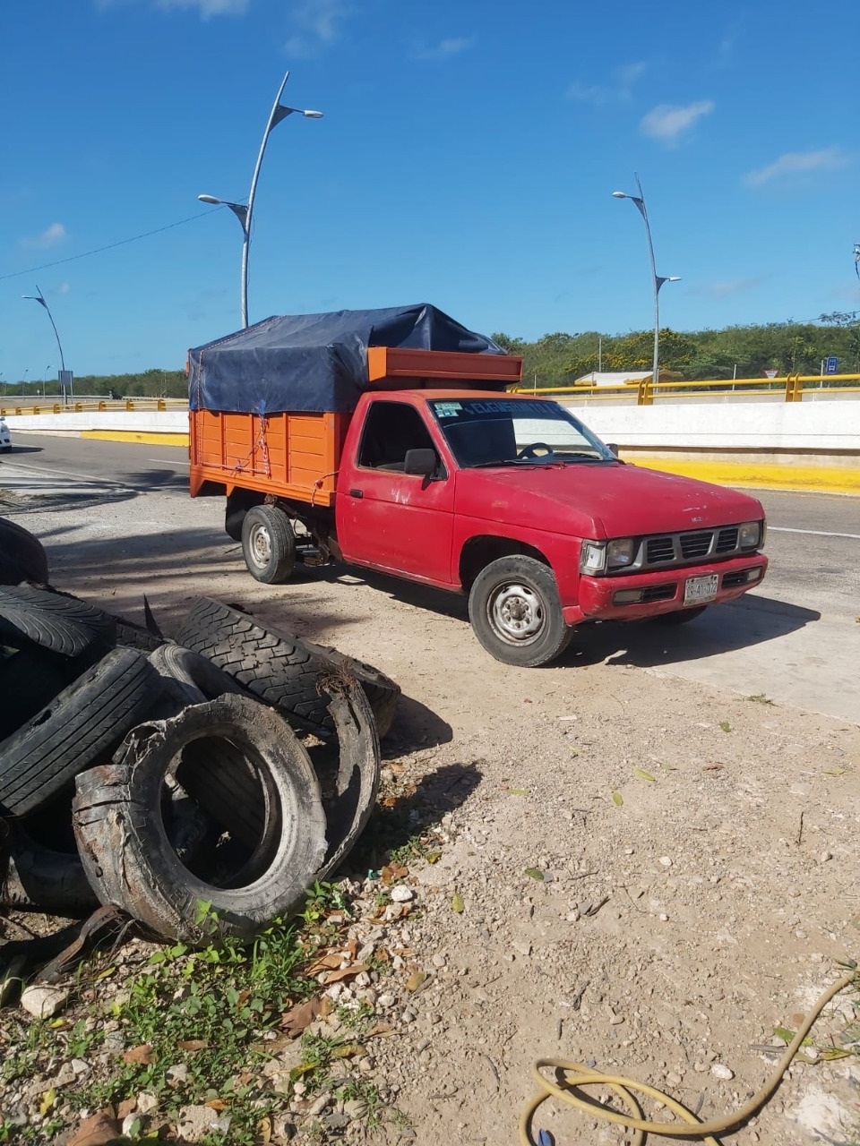La unidad fue abandonada horas después, al parecer nada le faltab