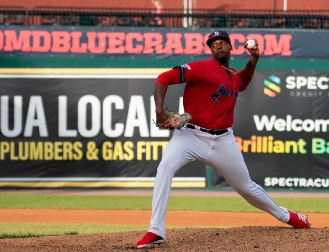 McKenzie Mills tomó el lugar como extranjero del dominicano Dennicher Carrasco