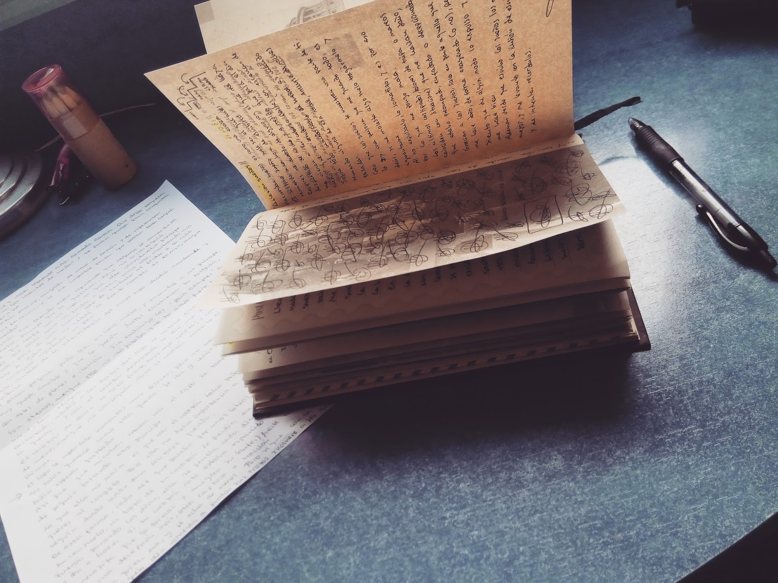 En esta obra se plasma una autoconsciencia de la escritura de poesía En esta obra se plasma una autoconsciencia de la escritura de poesía