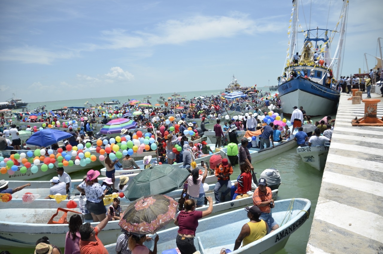 Virgen del Carmen se pasea por la Laguna de Términos Virgen del Carmen se pasea por la Laguna de Términos