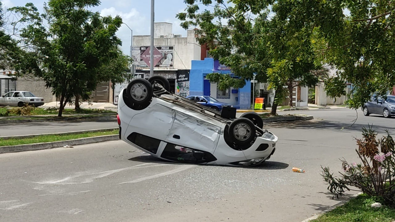 El conductor del Spark salió pro su propio pie tras el aparatoso accidente