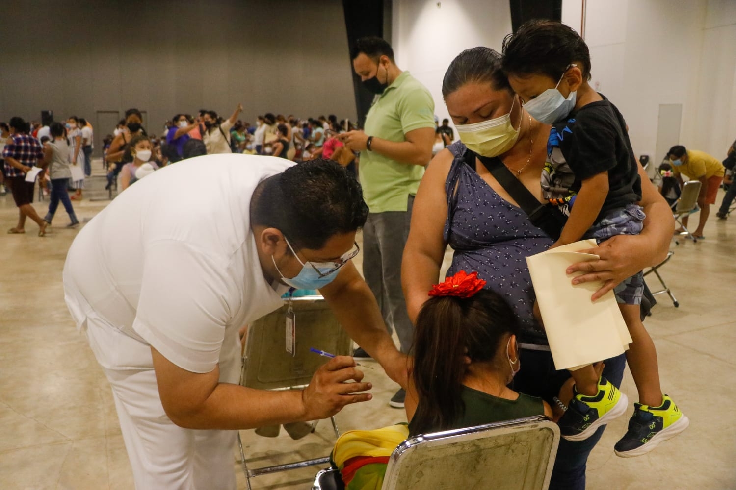 Tan sólo en el módulo del Centro de Convenciones Siglo XXI, se han aplicado 9 mil 50 dosis