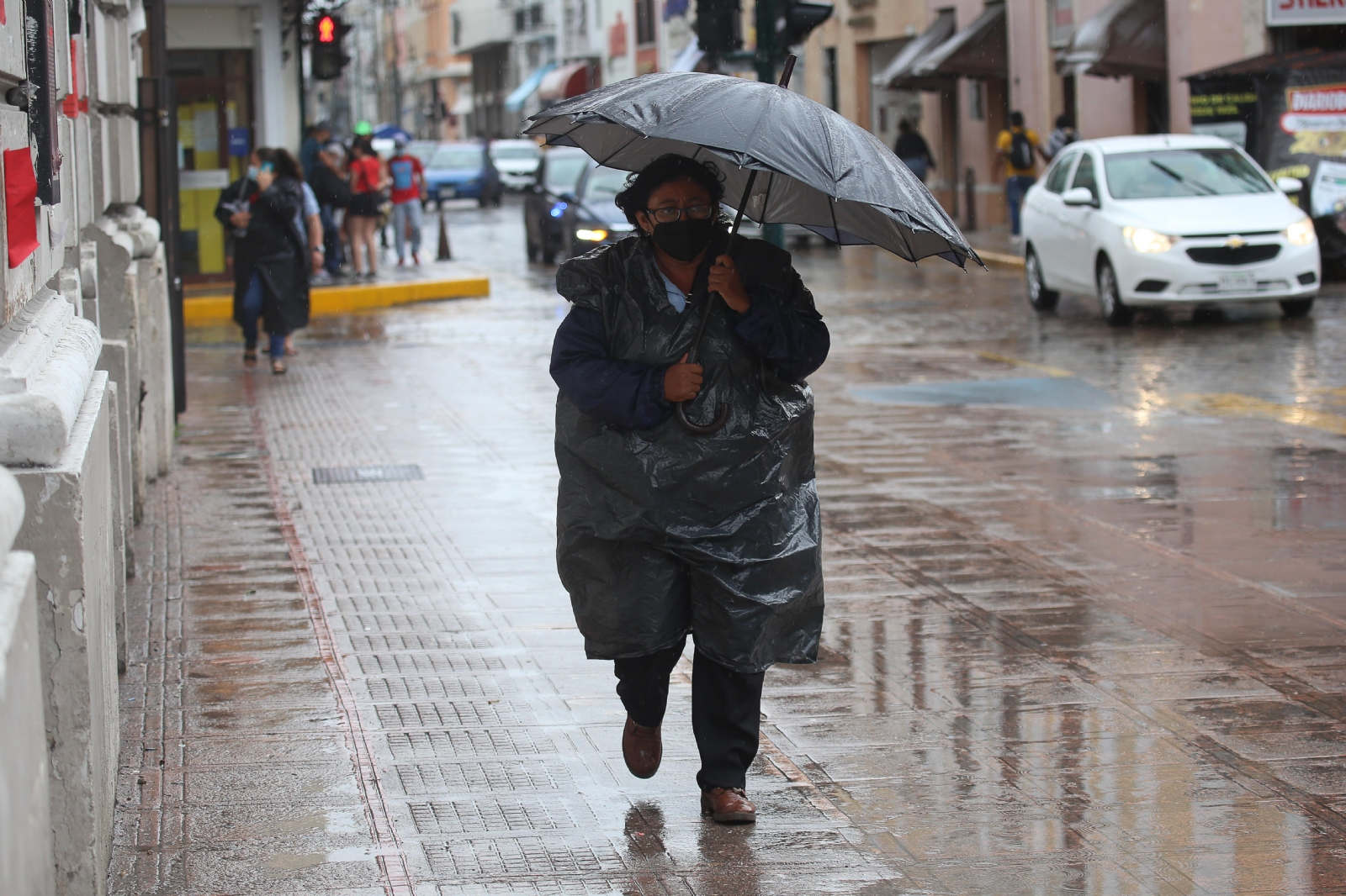 La trayectoria que se muestra en la imagen es que se dirigirá a la Península de Yucatán
