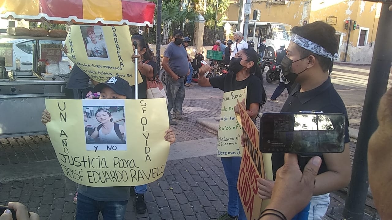 Familiares y amigos de José Eduardo se manifiestan por muerte del joven: EN VIVO Familiares y amigos de José Eduardo se manifiestan por muerte del joven: EN VIVO