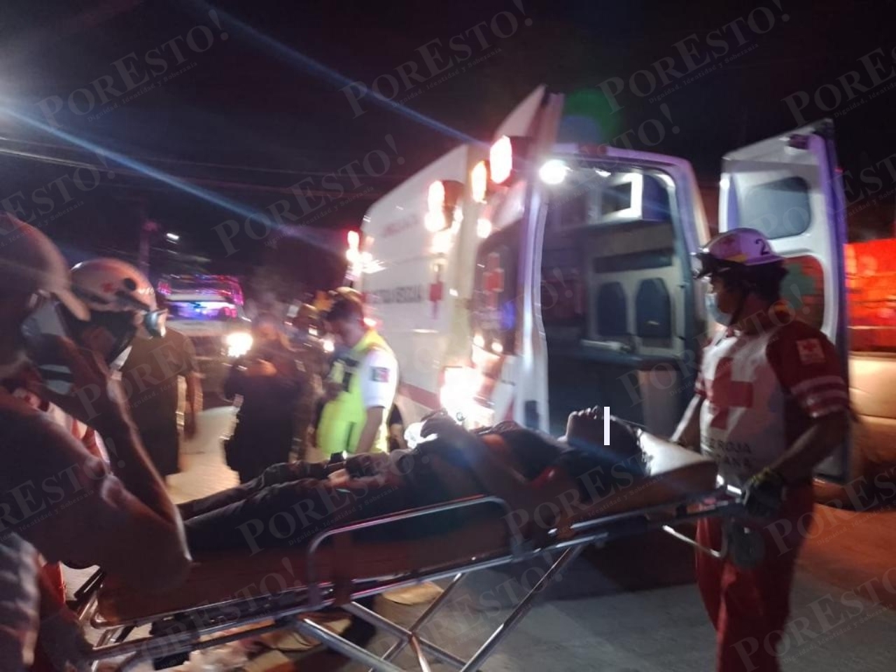 La mujer fue llevada al Hospital General de Cancún debido a las lesiones que presentó tras la volcadura ocurrida en la avenida 'Ruta 4' La mujer fue llevada al Hospital General de Cancún debido a las lesiones que presentó tras la volcadura ocurrida en la avenida 'Ruta 4'