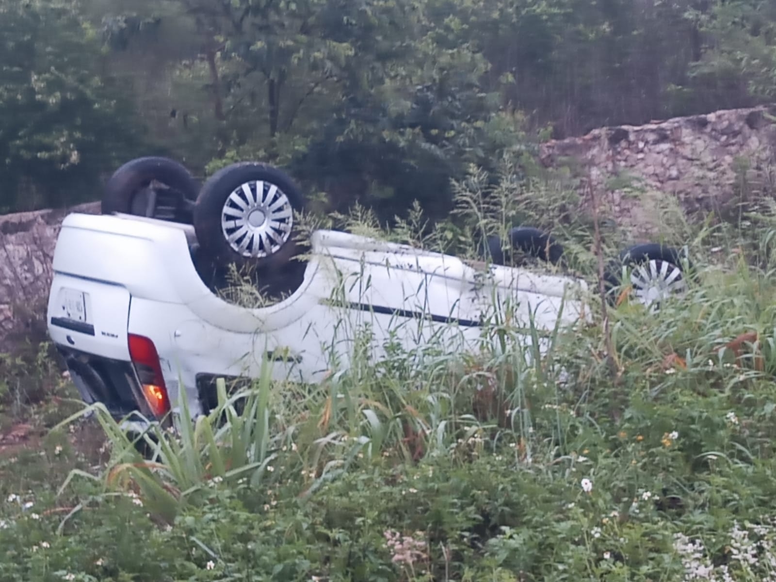 Al lugar llegaron elementos de la policía, pero al interior no se contraba nadie Al lugar llegaron elementos de la policía, pero al interior no se contraba nadie