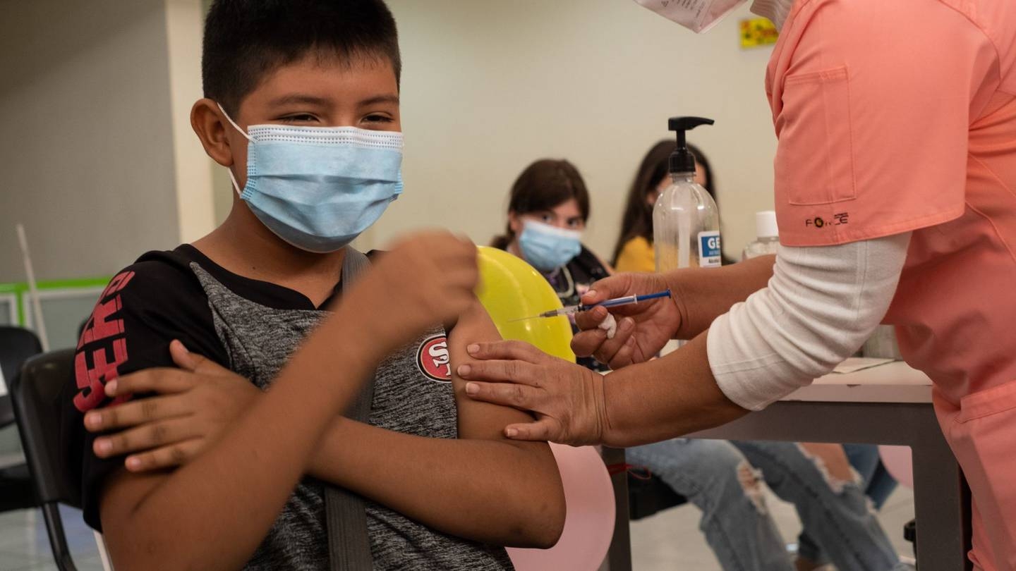 La EMA aprueba el uso de Pfizer y Moderna en niños a partir de seis meses