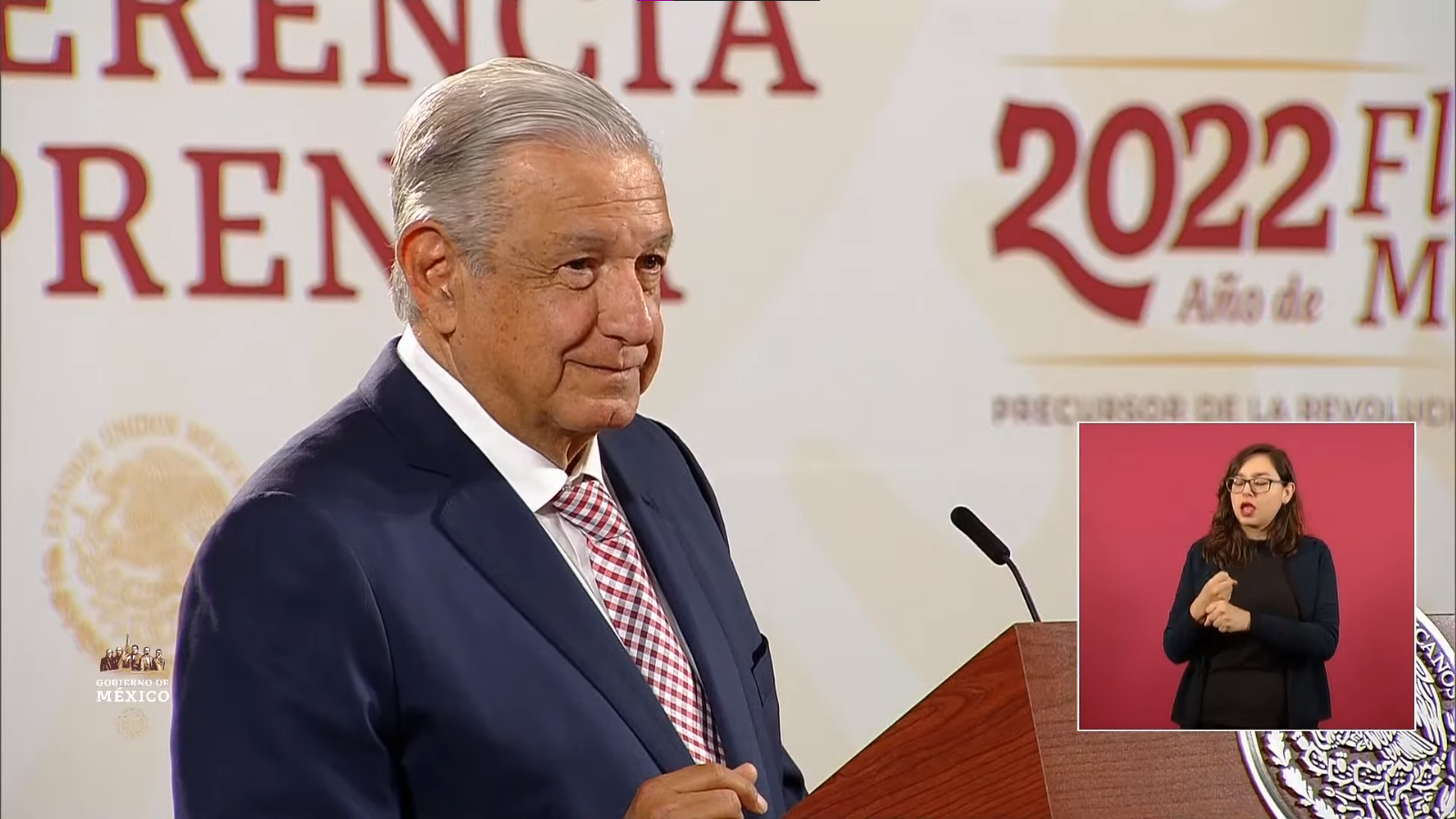 AMLO dejó en claro que los opositores al Tren Maya se olvidan de la opinión del pueblo, que está de acuerdo en la construcción de las vías férreas, refiriéndose al Tramo 5 Sur en Quintana Roo