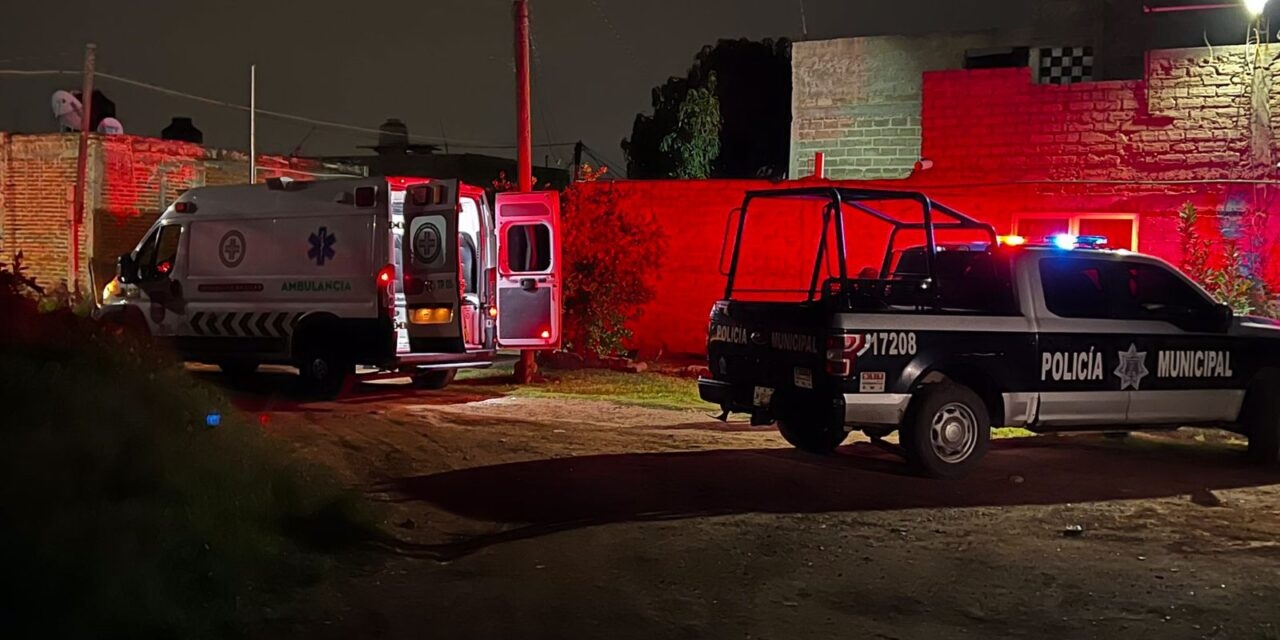 La Fiscalía de Jalisco informó que en el sitio murieron cinco personas y una más cuando recibía atención en un hospital La Fiscalía de Jalisco informó que en el sitio murieron cinco personas y una más cuando recibía atención en un hospital