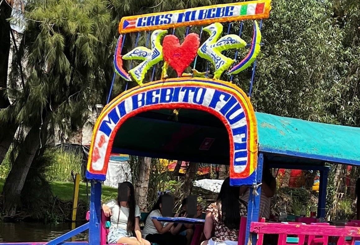 La trajinera lleva el nombre de la canción. Foto: Especial La trajinera lleva el nombre de la canción. Foto: Especial