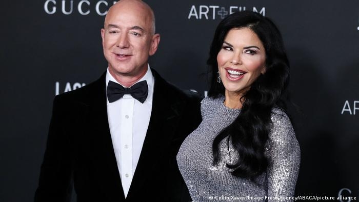 Jeff Bezos y Lauren Sanchez iniciaron su relación en el 2019, cuando el fundador de Amazon aún no se había divorciado Jeff Bezos y Lauren Sanchez iniciaron su relación en el 2019, cuando el fundador de Amazon aún no se había divorciado