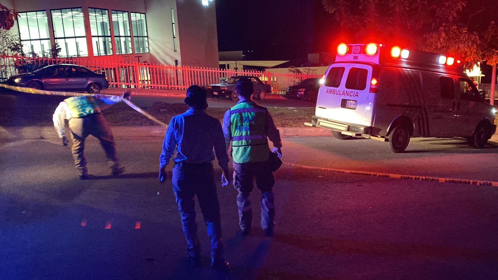 Al lugar llegaron elementos policiales, así como paramédicos, quienes confirmaron el deceso Al lugar llegaron elementos policiales, así como paramédicos, quienes confirmaron el deceso