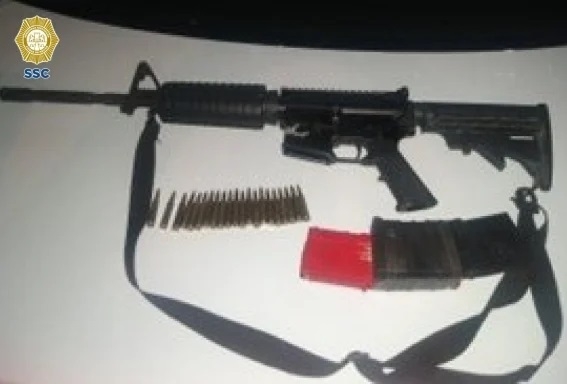 El sujeto utilizó un arma larga en el ataque