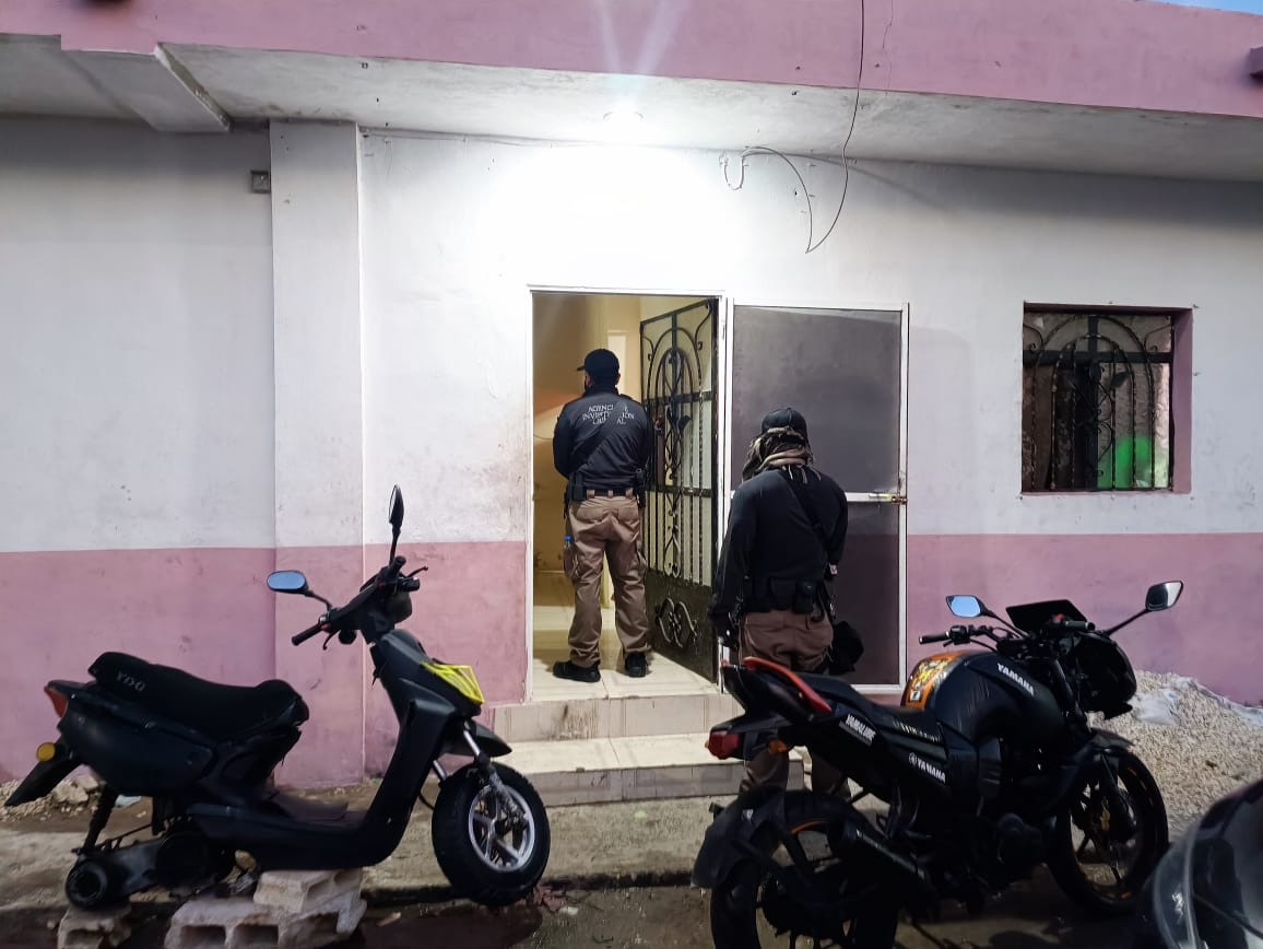 El operativo se realizó en una casa ubicada en la calle 39 por 100 por 98 de la colonia Feliciano Canul Reyes El operativo se realizó en una casa ubicada en la calle 39 por 100 por 98 de la colonia Feliciano Canul Reyes