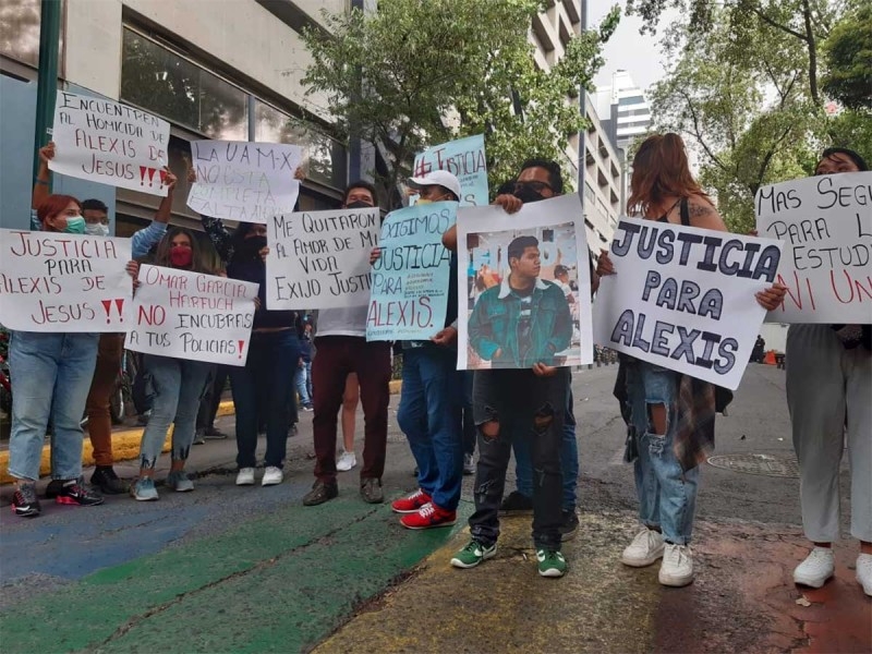Familiares de Alexis, joven asesinado de la UAM, piden justicia a las autoridades con manifestación Familiares de Alexis, joven asesinado de la UAM, piden justicia a las autoridades con manifestación