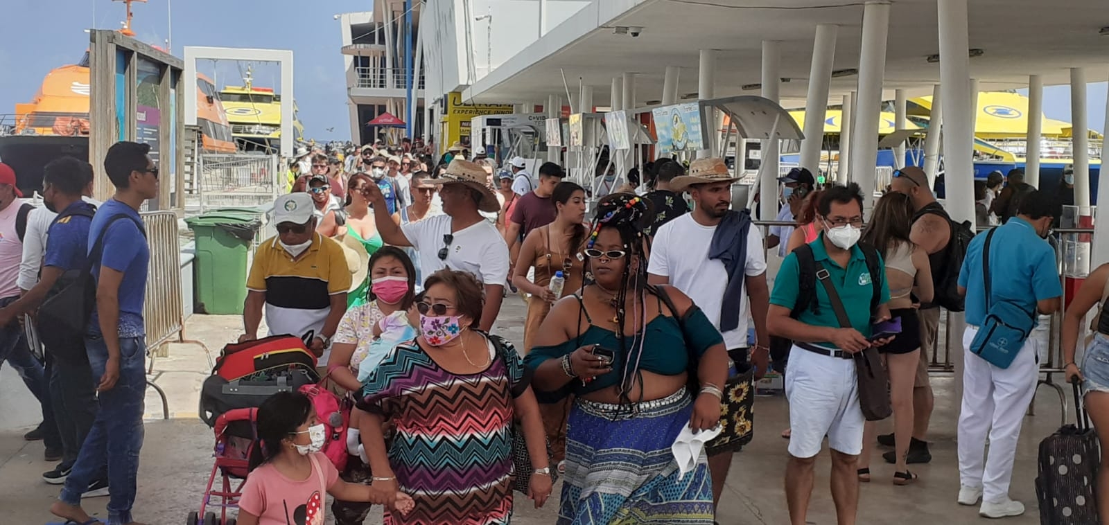 El barco de Ultramar de las diez horas desde Playa del Carmen llegó a su máxima capacidad El barco de Ultramar de las diez horas desde Playa del Carmen llegó a su máxima capacidad