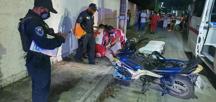 El hombre tuvo que ser trasladado de emergencia tras el impacto. Foto: Arturo Mezo El hombre tuvo que ser trasladado de emergencia tras el impacto. Foto: Arturo Mezo