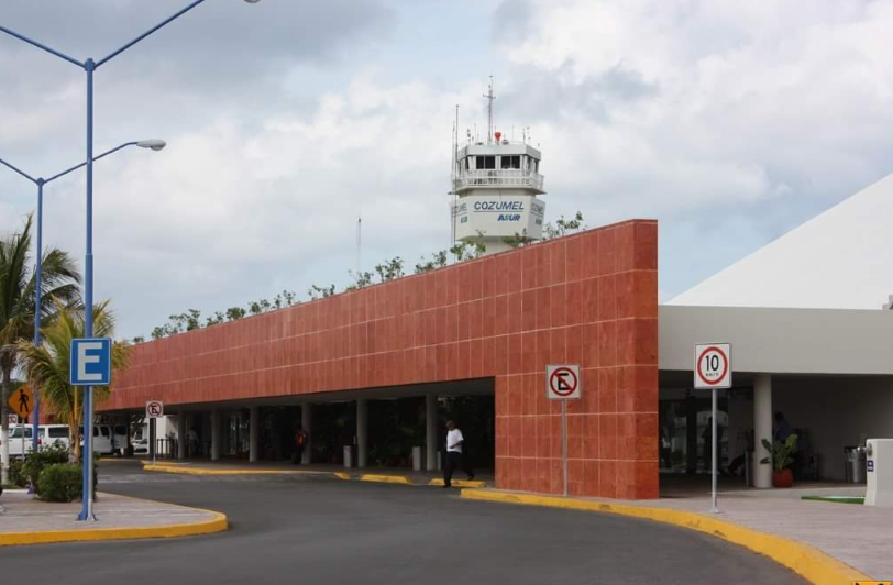 Se desconoce si hay menores dentro de este grupo de indocumentados que permanecen en una sala alterna del AIC